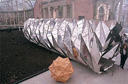 Una vista de la instalación de Olafur Eliasson en el Palacio de Cristal del Retiro madrileño.