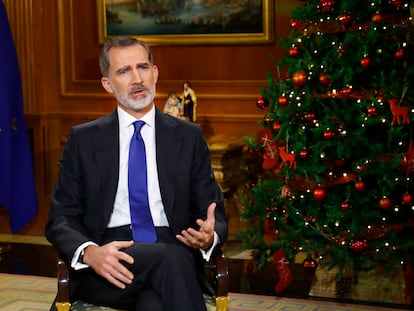 El Rey Felipe VI pronuncia su tradicional discurso de Naviadad, desde el Palacio de La Zarzuela.