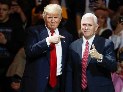 Donald Trump y Mike Pence en un acto con sus seguidores en Cincinnati el 1 de diciembre.