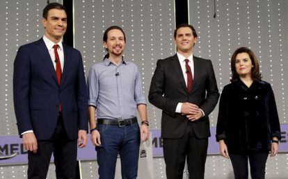 Sánchez, Iglesias, Rivera y Sáenz de Santamaría, justo antes de comenzar el debate.