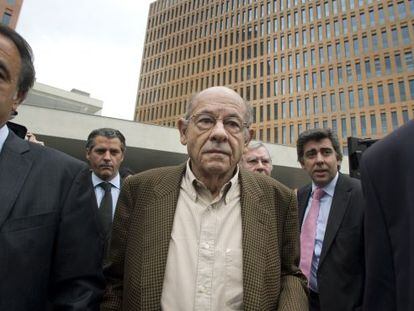 Fèlix Millet, sortint de la ciutat judicial, el 2009.
