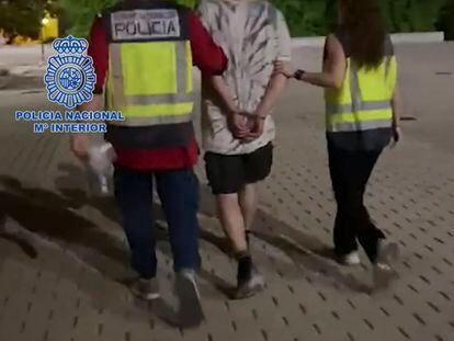 El momento de la detención del condenado por agresión sexual a una menor en Valdemoro.