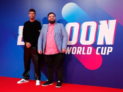 Gerard Pique e Ibai Llanos, a su llegada al mundial de globos este jueves.