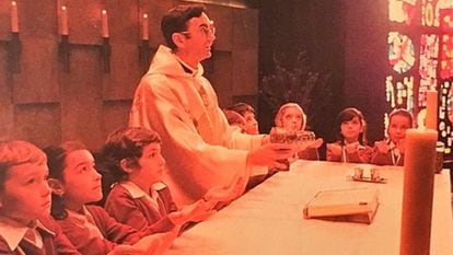 Foto de la portada del disco: "La misa es una fiesta: cantos para las misas con niños", de Cesáreo Gabarain.