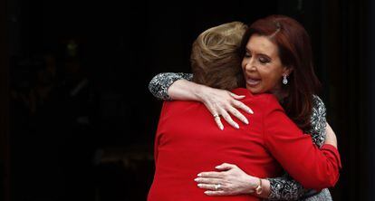 Cristina Fern&aacute;ndez recibe a Michelle Bachelet.