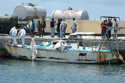La embarcación hallada a 70 millas de Barbados con los cadáveres de 11 hombres que emigraban de Senegal rumbo a Brasil.