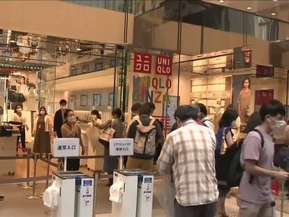 Colas kilométricas en Japón para comprar una mascarilla