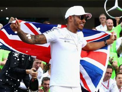 El británico iguala a Vettel en títulos y ya está entre los cinco pilotos más laureados