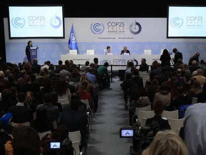 El secretario general de la ONU, António Guterres, y la responsable de cambio climático de la ONU, Patricia Espinosa, este domingo en la COP25. En vídeo, todo listo para el arranque de la cumbre.