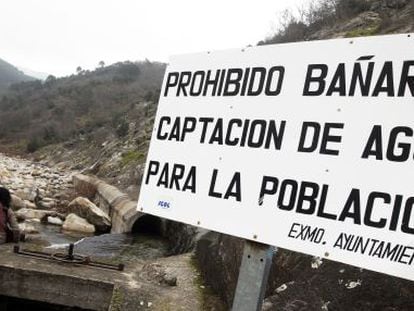 Garganta de agua que abastece el municipio de Candeleda (&Aacute;vila).