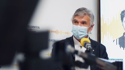 El consejero de Salud de la Generalitat de Cataluña, Josep Maria Argimon, en los estudios de Catalunya Ràdio en una imagen cedida por la emisora.