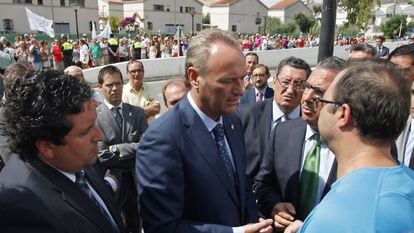 Alberto Fabra, en el centro, junto al presidente de la Diputación de Castellón, Javier Moliner, a la izquierda. 
