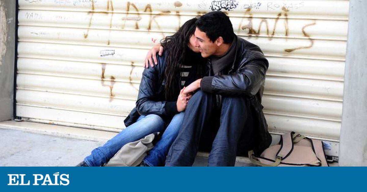 Condenada A Prisión Una Pareja En Túnez Por Besarse En Un Coche Internacional El PaÍs 