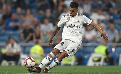 Ceballos golpea el balón durante el Real Madrid - Leganés.