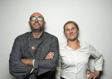 Juanjo Pérez y Yolanda León, a los fogones del restaurante leonés Cocinandos, con una estrella Michelin.