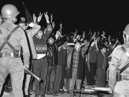 La detención de estudiantes el 2 de octubre de 1968.