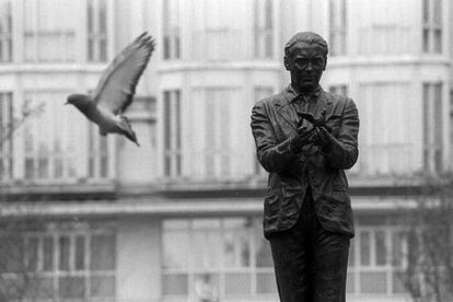 La estatua, en una fotografía tomada en 1998.