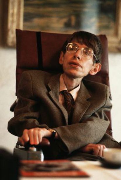 El físisco Stephen Hawking (Oxford, 8 de enero de 1942), en 1985.