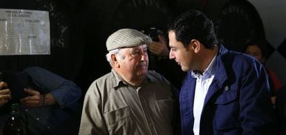 A la dreta, el candidat del PP Juan Manuel Moreno.