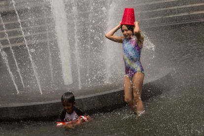 Una ola de calor golpea el centro de Nueva York. 