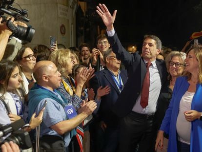 El presidente del PPCV, Carlos Mazón, y la candidata a la alcaldía de Valencia, Maria José Catalá, a su llegada a la sede del partido en Valencia.