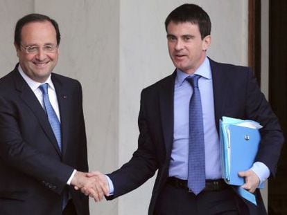François Hollande y Manuel Valls, tras una reunión en el Elíseo (París).