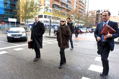 La atleta palentina Marta Domínguez, camino de los juzgados de la Plaza de Castilla de Madrid donde declaró por su supuesta vinculación con la red de suministro de sustancias dopantes desarticulada por la Guardia Civil en la 'Operación Galgo', el pasado 22 de diciembre.