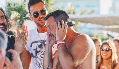 Mateo Salvini en una fiesta playera en Milano Marittima (Italia).