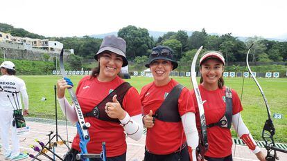 Las arqueras mexicanas Alejandra Valencia, Aída Román y Ángela Ruiz, durante los Juegos Centroamericanos y del Caribe 2023.