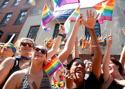 El bar Stonewall Inn de Nueva York durante la marcha del Orgullo Gay.