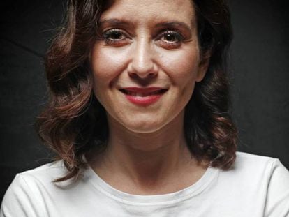 Isabel Díaz Ayuso, candidata del PP a la comunidad de Madrid, en la sede del PP de Madrid. En vídeo, cuestionario a Díaz Ayuso.