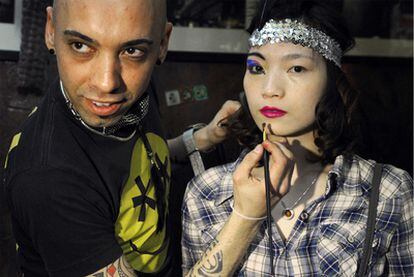 Borja Mata, durante un taller de maquillaje en Shanghái.