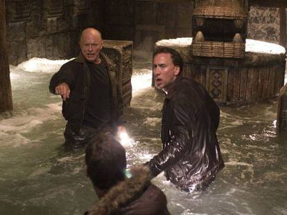 Ed Harris i Nicolas Cage en el film 'La recerca 2: el diari secret'.