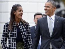 Barack Obama, con su hija Malia. 