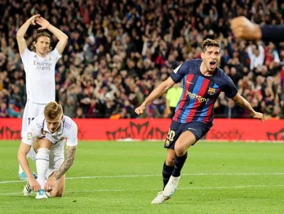 Sergi Roberto celebra su gol en el clásico en el Camp Nou.