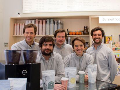 De izquierda a derecha: Fernando Conde, Jan Barthe Cuatrecasas, Alejandro Catasús, Ignacio Campos y Lucas de Gispert,  fundadores de Good News.
