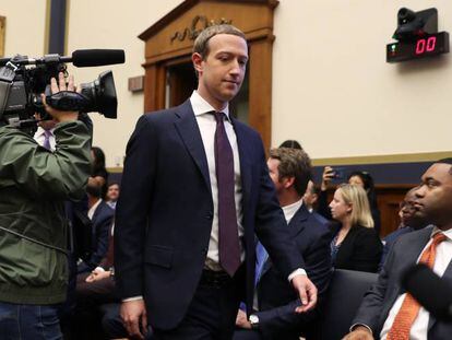 Mark Zuckerberg llega a una comparecencia en el Congreso de EE UU en 2019.