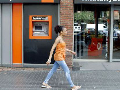 Sucursal de CatalunyaCaixa, marca comercial de Catalunya Banc, en Barcelona.