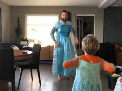 La tierna lección de un padre: vestirse de ‘Frozen’ con su hijo y bailar al ritmo de ‘Let it go’