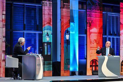 António Costa, candidato socialista, y Rui Rio, del Partido Social Demócrata, durante el debate que mantuvieron en la cadena pública RTP el pasado jueves 13.