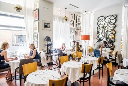 Casa Carolo es un local 'non-stop' para comer, picar o tomarse una copa a cualquier hora en las Salesas.