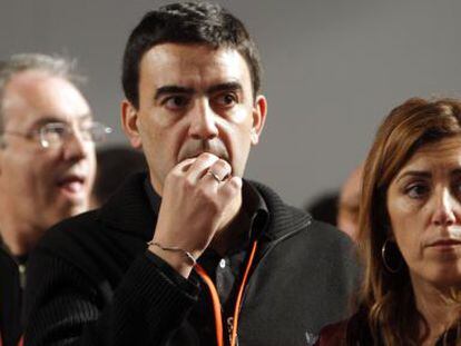 Juan Pablo Durán, Mario Jiménez y Susana Díaz, ayer en el congreso.