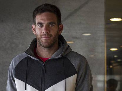 Del Potro posa para la entrevista en la Caja Mágica de Madrid.