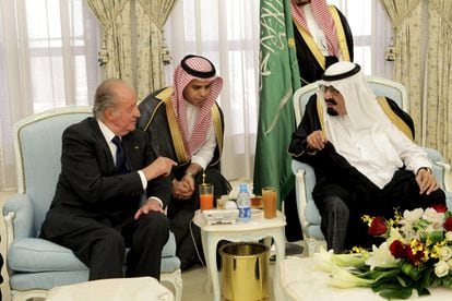 Juan Carlos I, durante un viaje en 2012, con el rey de Arabia Saudí, Abdalá bin Abdelaziz.