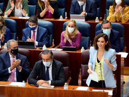 La presidenta de la Comunidad de Madrid, Isabel Díaz Ayuso, interviene en el pleno de la Asamblea este jueves.