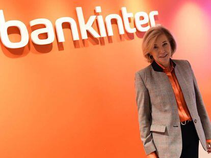 La consejera delegada de Bankinter, María Dolores Dancausa, posa este jueves en Madrid donde presenta los resultados del 2019 de la entidad financiera. 