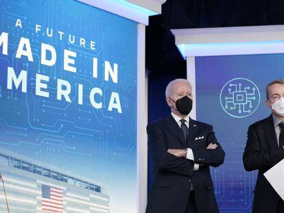 El presidente de EE UU, Joe Biden, con Gelsinger, CEO de Intel.