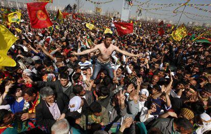 Miles de manifestantes en Diyarbakir (sudeste de Turquía) el pasado 21 de marzo.