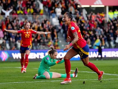 Jenni Hermoso celebra su gol este martes ante República Checa en El Plantío, en Burgos.