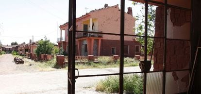 Viviendas abandonadas en un pueblo sin habitantes de Granada.
